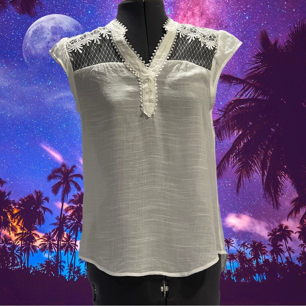 NWOT Sweet Wanderer White Cap Sleeve and Lace Blouse Size S